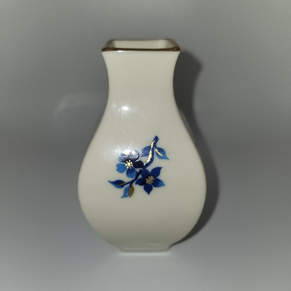 Lenox " Pagoda" Blue Gold Ivory Bud Vase Floral Pattern Hand Decorated 24K Gold - Picture 2 of 5